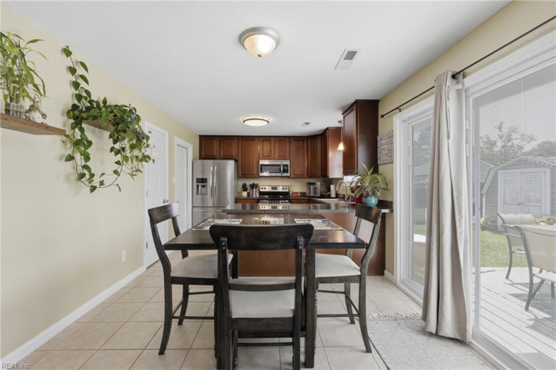 Photo 11 of 29 residential for sale in Virginia Beach virginia