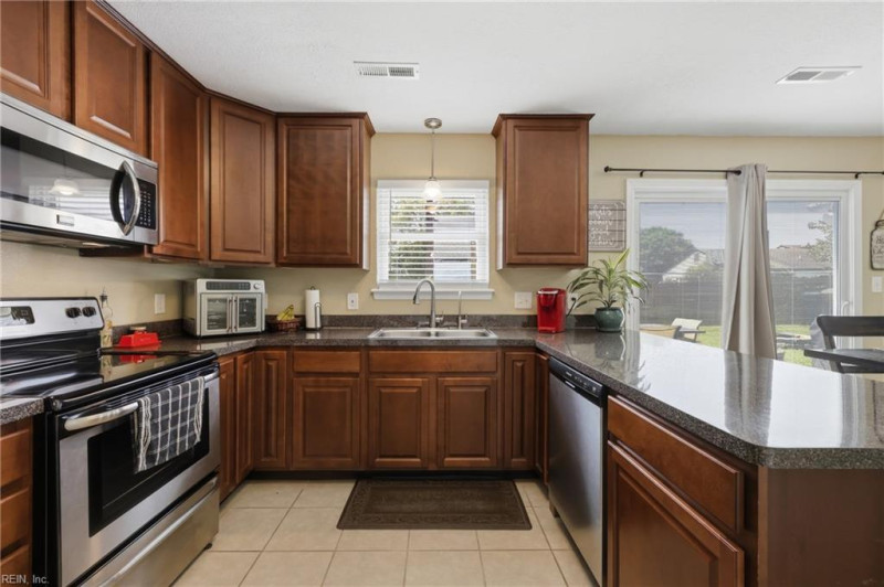 Photo 14 of 29 residential for sale in Virginia Beach virginia