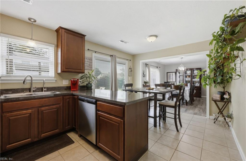 Photo 15 of 29 residential for sale in Virginia Beach virginia