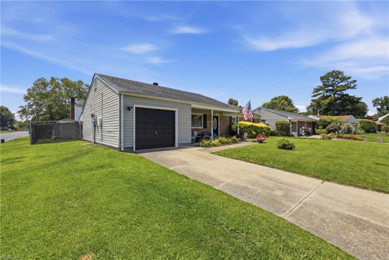 Photo 2 of 29 residential for sale in Virginia Beach virginia