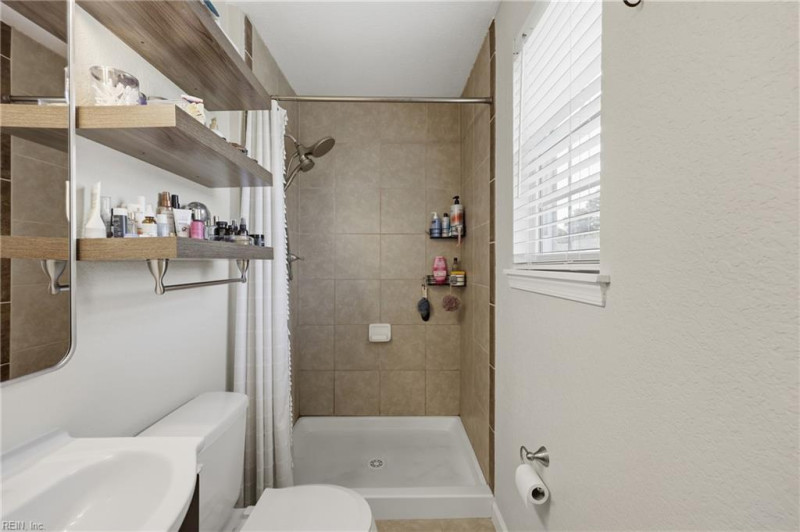 Photo 21 of 29 residential for sale in Virginia Beach virginia