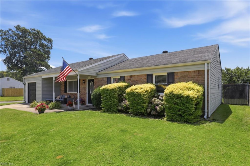 Photo 3 of 29 residential for sale in Virginia Beach virginia