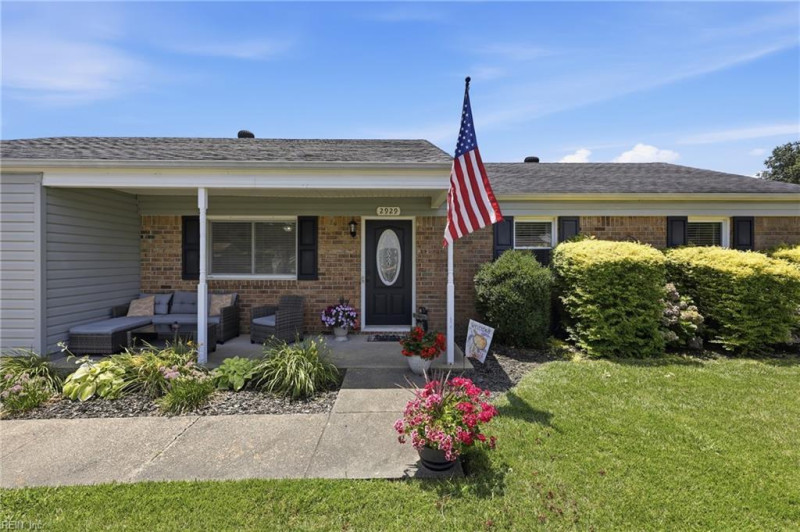 Photo 4 of 29 residential for sale in Virginia Beach virginia