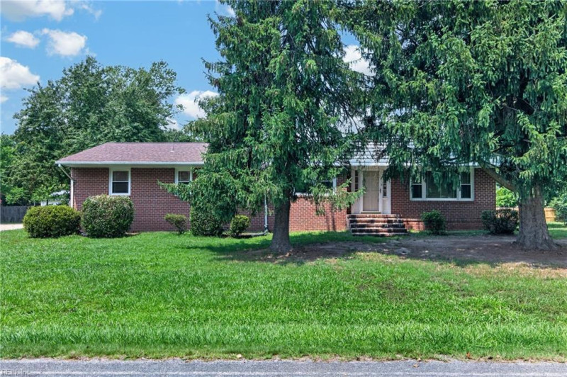 Photo 1 of 38 residential for sale in James City County virginia