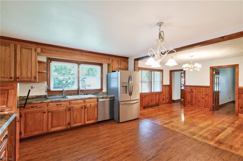 Photo 17 of 38 residential for sale in James City County virginia