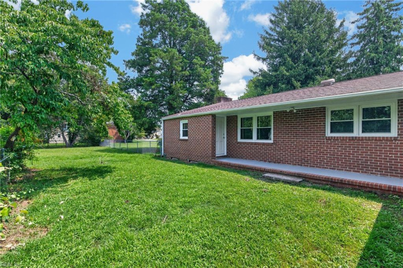 Photo 33 of 38 residential for sale in James City County virginia