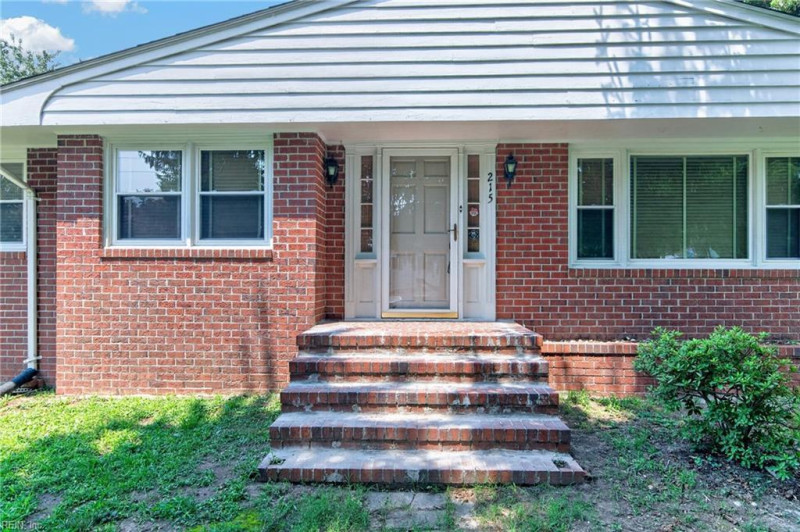 Photo 4 of 38 residential for sale in James City County virginia