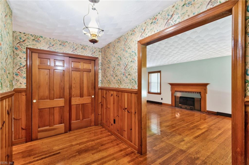 Photo 5 of 38 residential for sale in James City County virginia