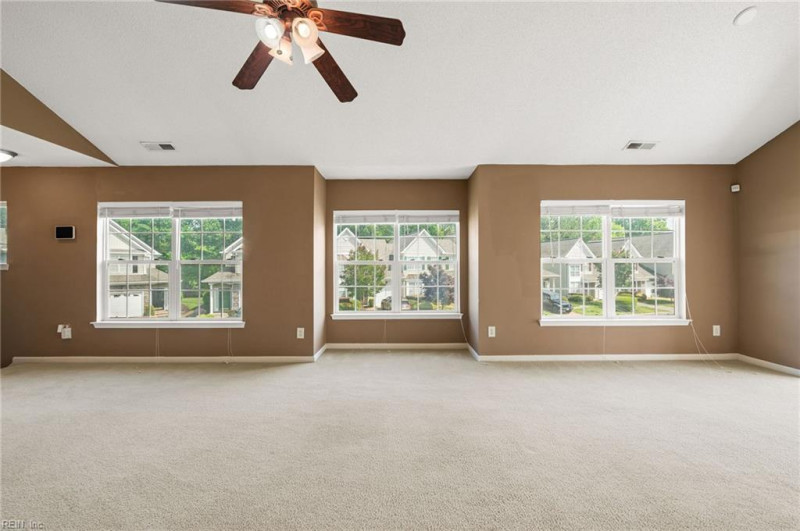 Photo 11 of 35 residential for sale in Portsmouth virginia