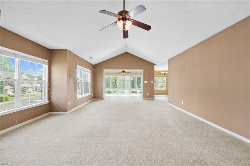 Photo 12 of 35 residential for sale in Portsmouth virginia