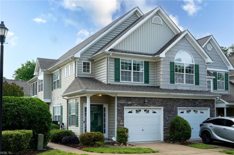 Photo 2 of 35 residential for sale in Portsmouth virginia