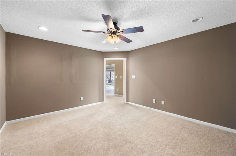 Photo 21 of 35 residential for sale in Portsmouth virginia