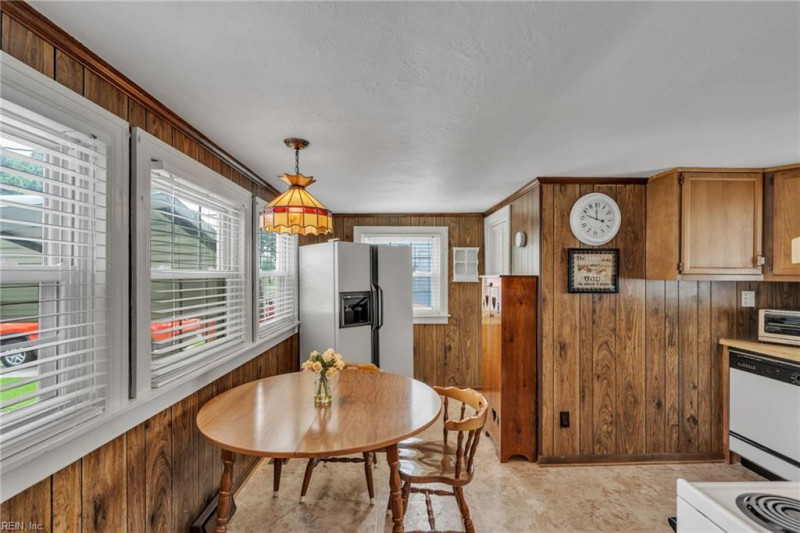Photo 13 of 28 residential for sale in Chesapeake virginia