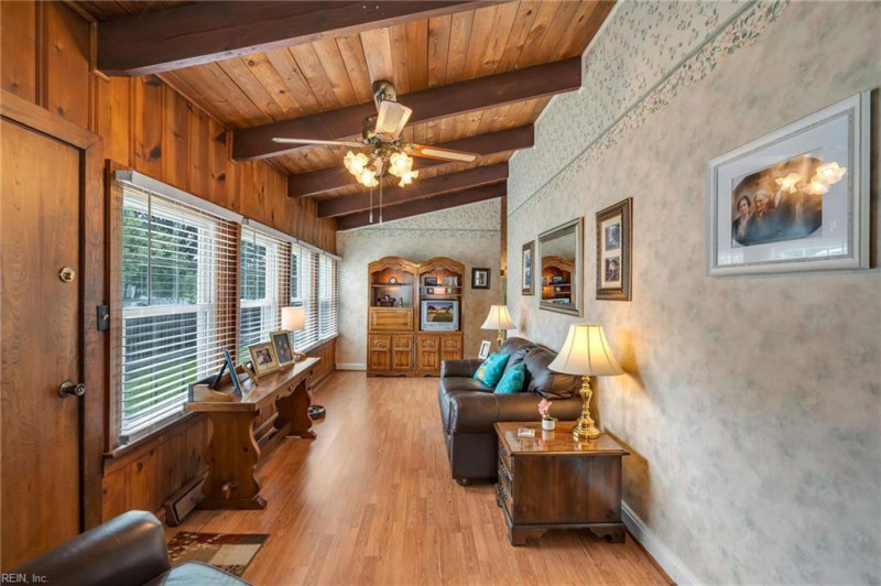 Photo 15 of 28 residential for sale in Chesapeake virginia
