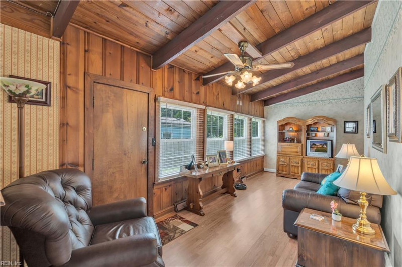 Photo 16 of 28 residential for sale in Chesapeake virginia