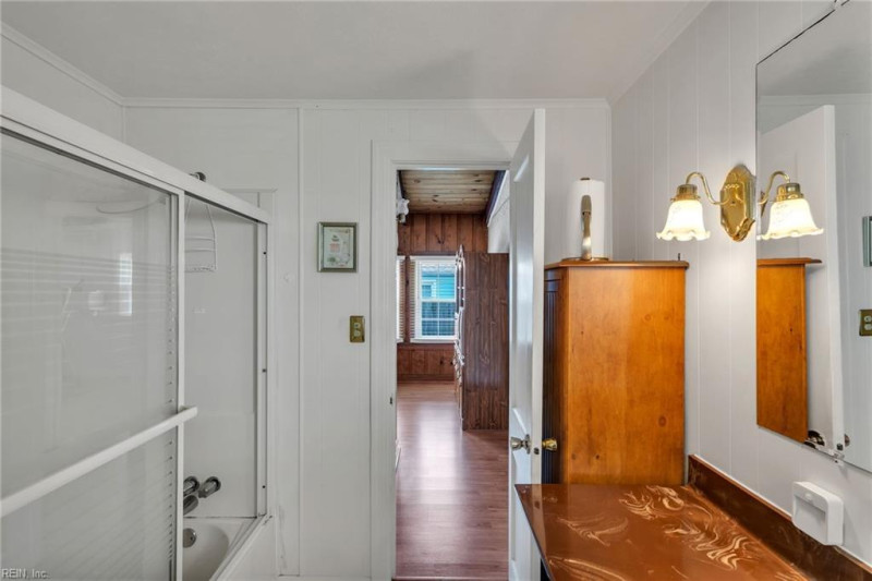 Photo 18 of 28 residential for sale in Chesapeake virginia