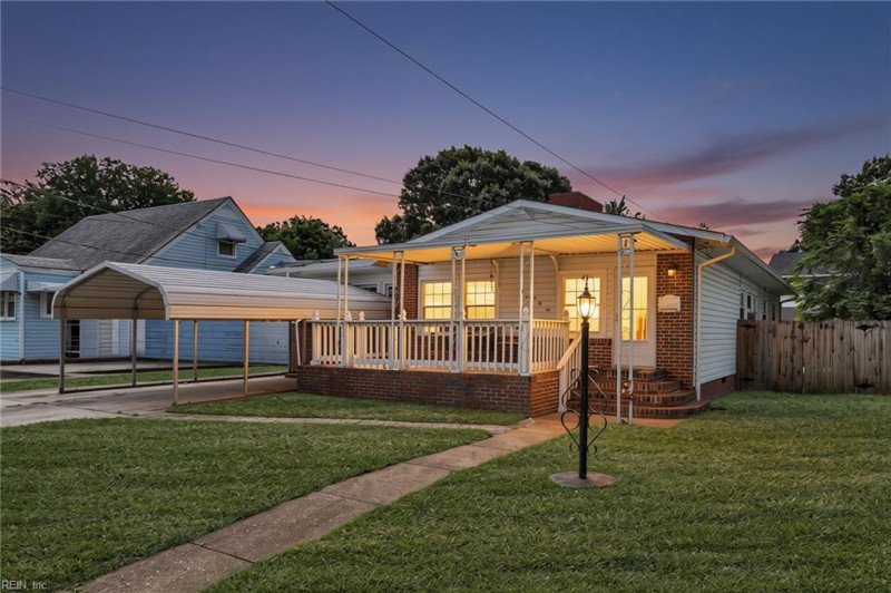 Photo 2 of 28 residential for sale in Chesapeake virginia