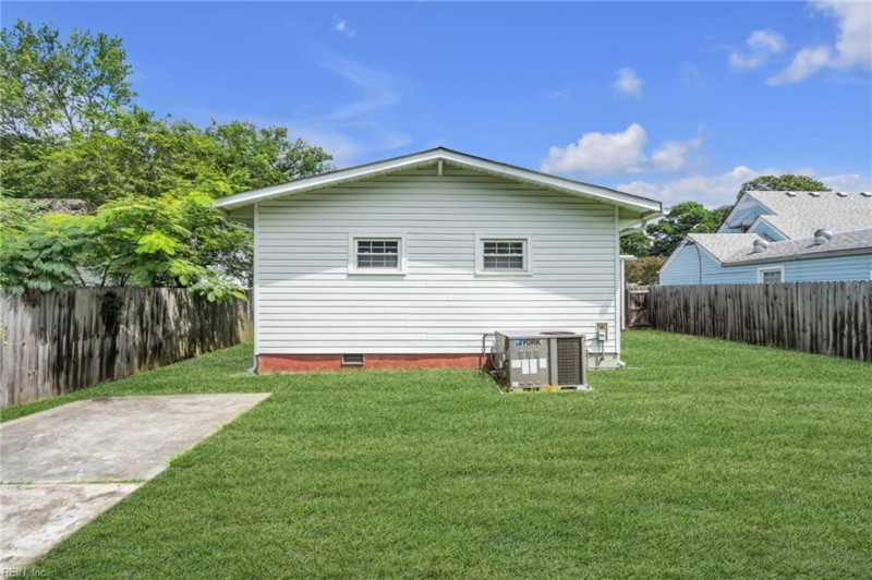 Photo 27 of 28 residential for sale in Chesapeake virginia