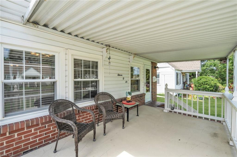 Photo 4 of 28 residential for sale in Chesapeake virginia