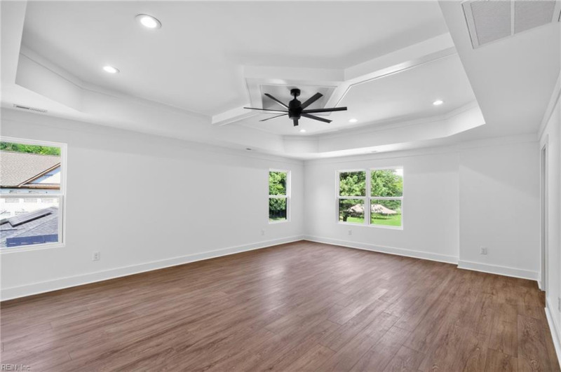 Photo 14 of 20 residential for sale in Suffolk virginia