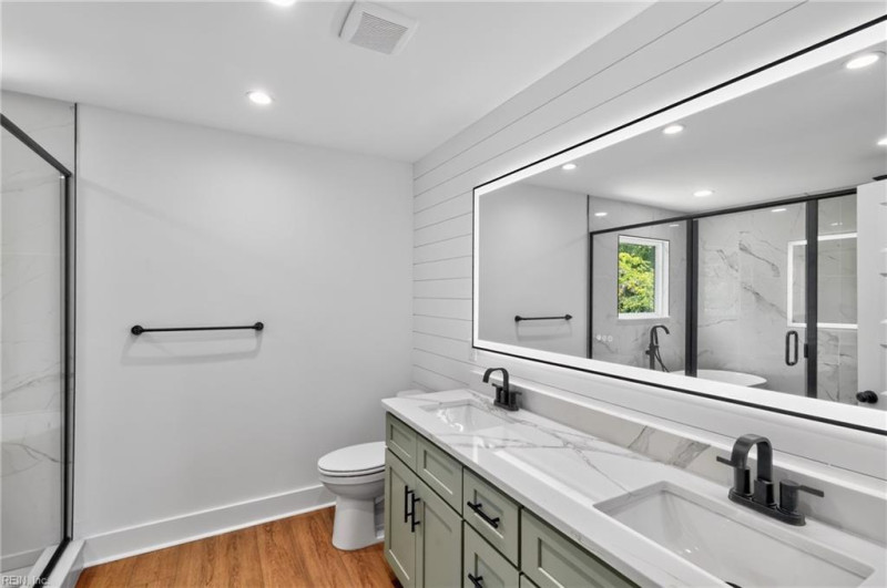 Photo 17 of 20 residential for sale in Suffolk virginia