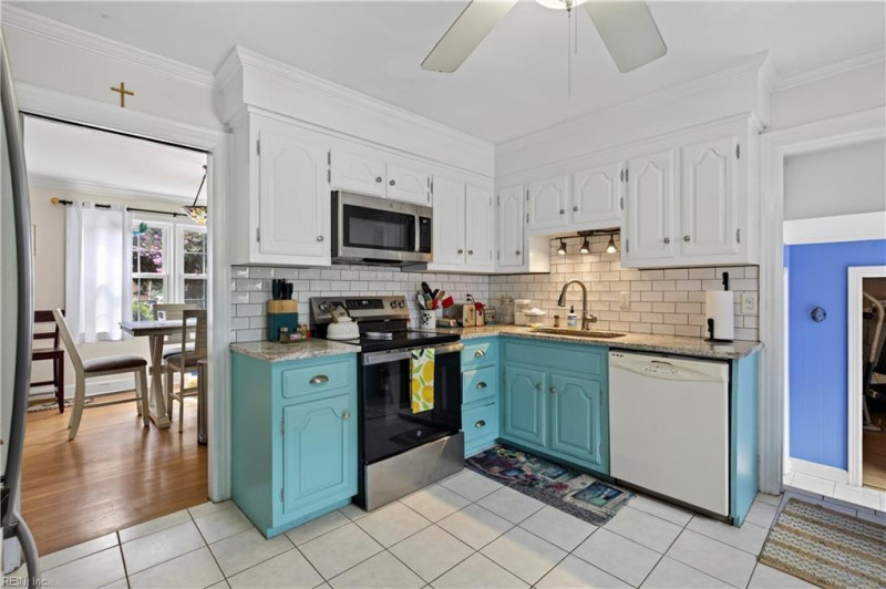 Photo 13 of 41 residential for sale in Chesapeake virginia