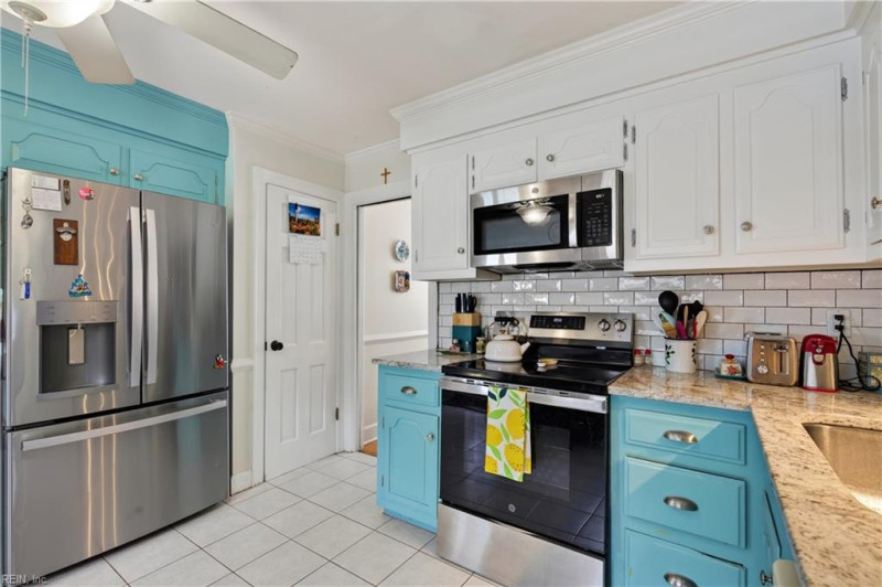 Photo 15 of 41 residential for sale in Chesapeake virginia