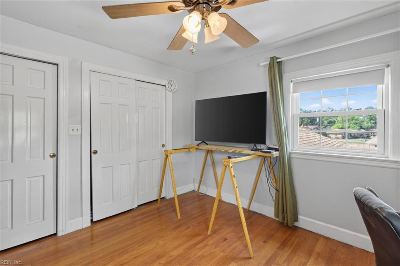 Photo 20 of 41 residential for sale in Chesapeake virginia