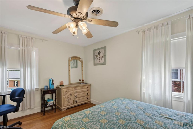 Photo 21 of 41 residential for sale in Chesapeake virginia