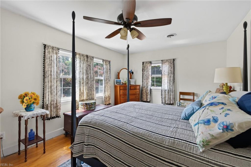 Photo 27 of 41 residential for sale in Chesapeake virginia