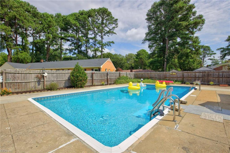 Photo 28 of 41 residential for sale in Chesapeake virginia