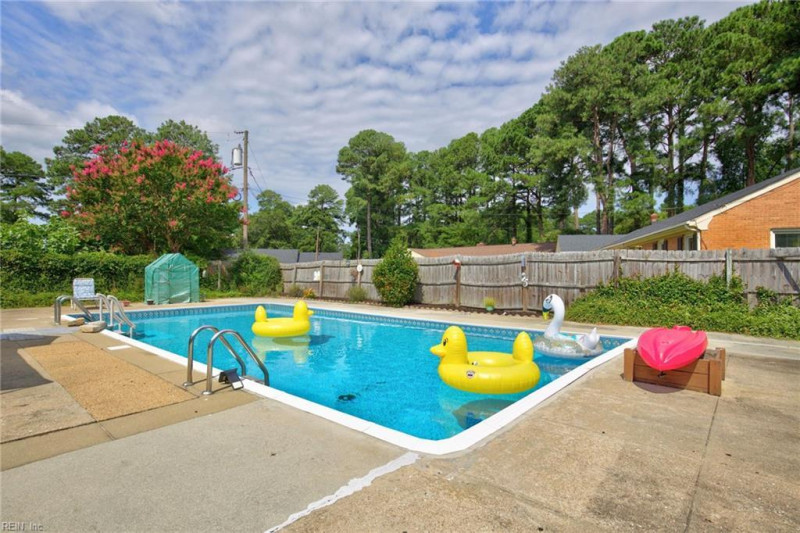 Photo 29 of 41 residential for sale in Chesapeake virginia