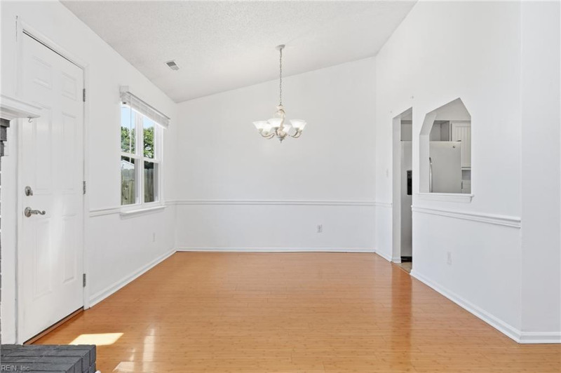 Photo 11 of 30 residential for sale in Virginia Beach virginia