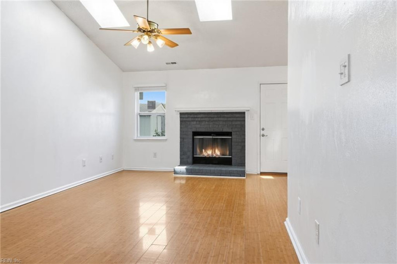 Photo 6 of 30 residential for sale in Virginia Beach virginia