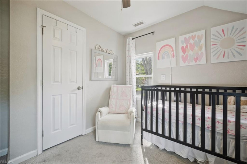 Photo 18 of 33 residential for sale in Portsmouth virginia