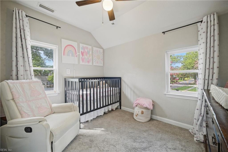 Photo 19 of 33 residential for sale in Portsmouth virginia