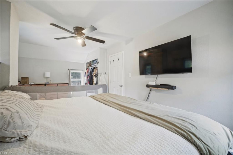 Photo 21 of 33 residential for sale in Portsmouth virginia