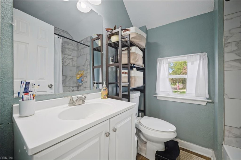 Photo 23 of 33 residential for sale in Portsmouth virginia