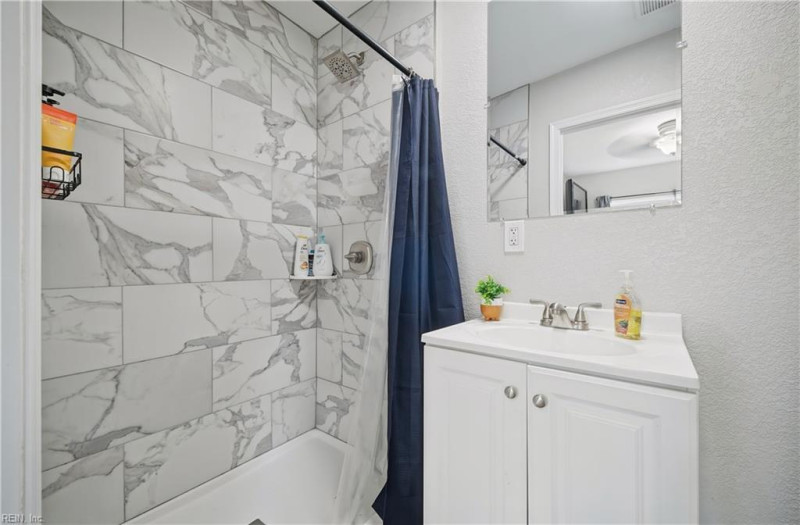 Photo 25 of 33 residential for sale in Portsmouth virginia