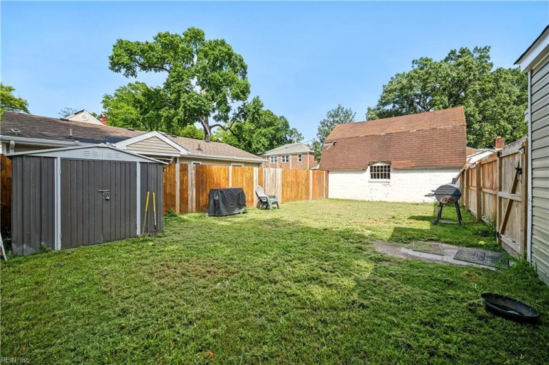 Photo 28 of 33 residential for sale in Portsmouth virginia