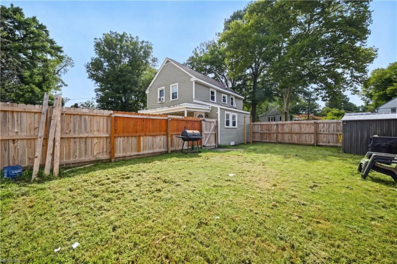 Photo 29 of 33 residential for sale in Portsmouth virginia