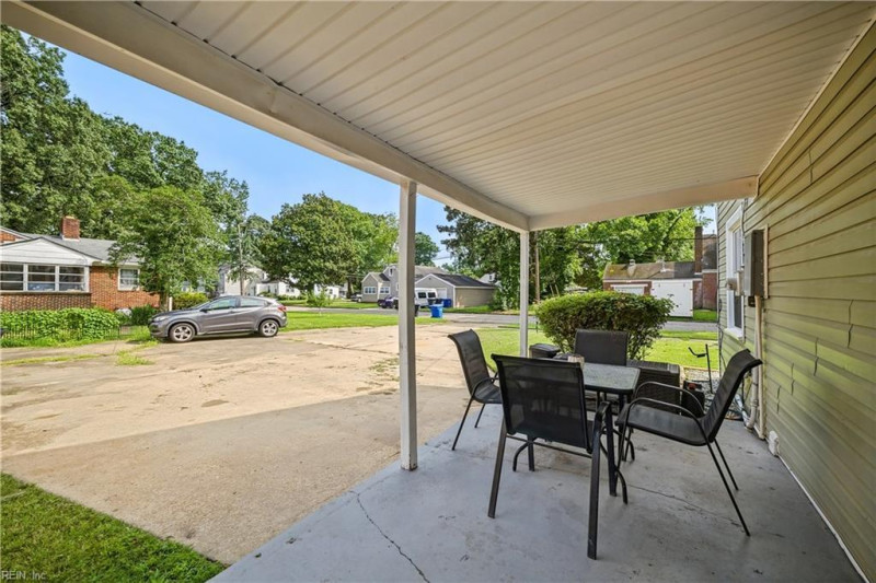 Photo 30 of 33 residential for sale in Portsmouth virginia