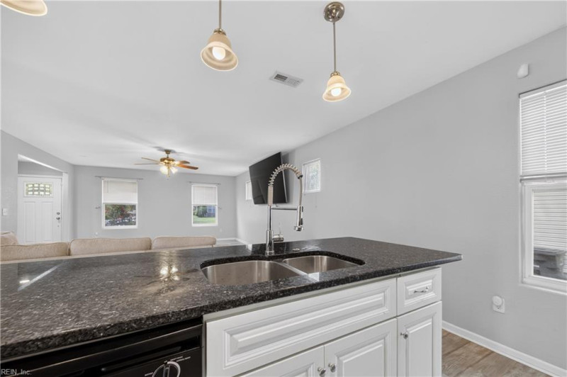 Photo 10 of 33 residential for sale in Norfolk virginia