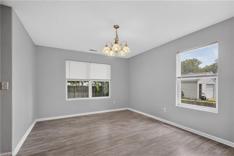 Photo 11 of 33 residential for sale in Norfolk virginia