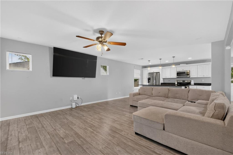 Photo 4 of 33 residential for sale in Norfolk virginia