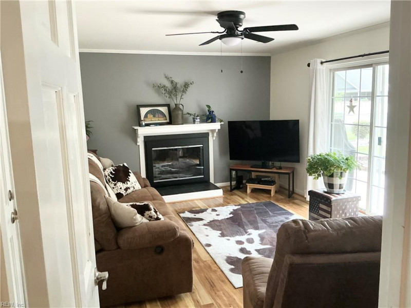 Photo 10 of 42 residential for sale in Newport News virginia