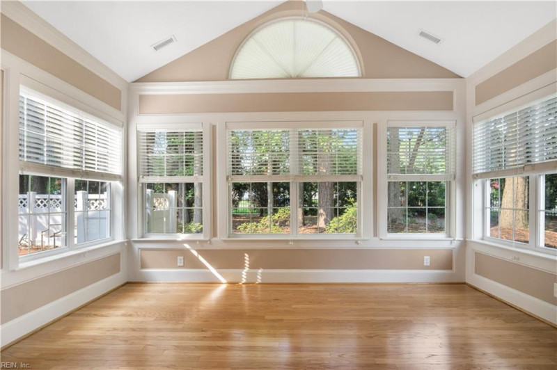 Photo 11 of 40 residential for sale in York County virginia