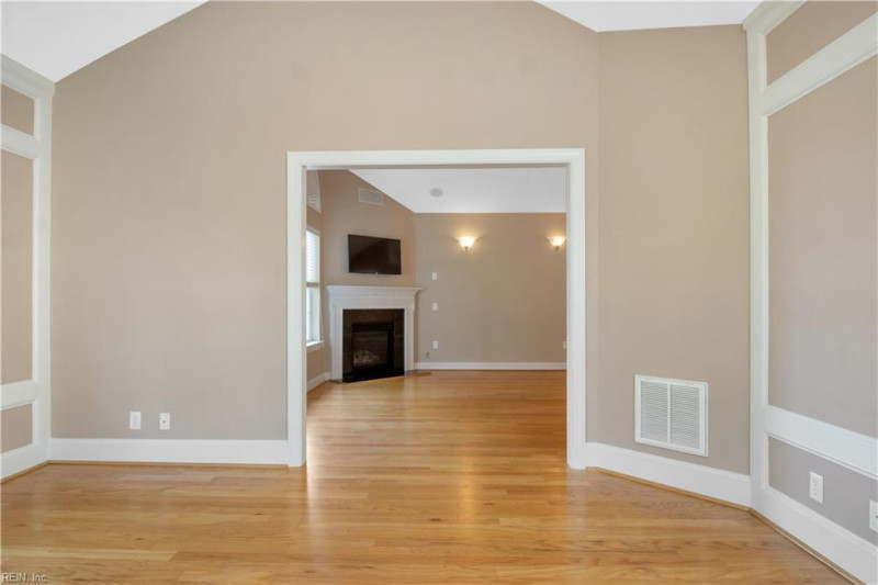 Photo 12 of 40 residential for sale in York County virginia