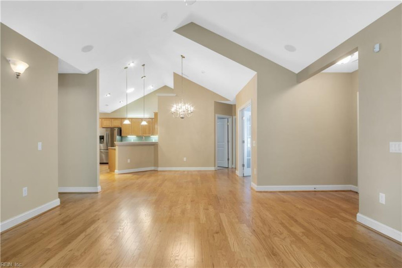 Photo 14 of 40 residential for sale in York County virginia