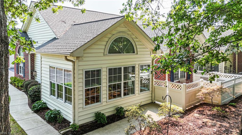 Photo 2 of 40 residential for sale in York County virginia